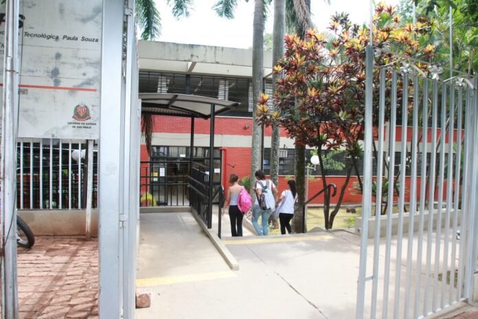Etec de Rio Preto realiza feira com mais de 400 vagas de emprego e estágio