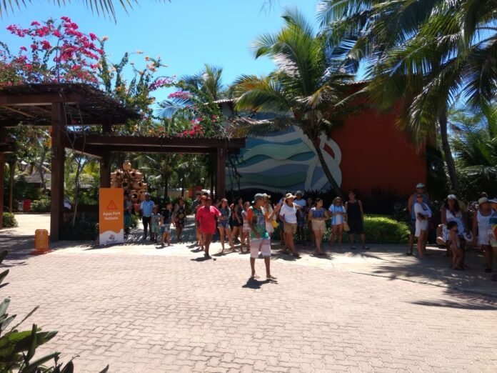 Beach Park fecha após morte de turista em brinquedo recém-inaugurado