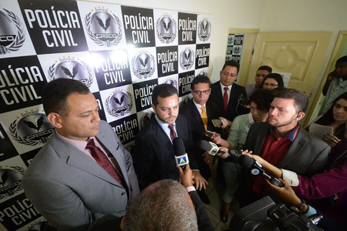 Candidatos são flagrados com 'cola' em concurso para agente penitenciário no Piauí