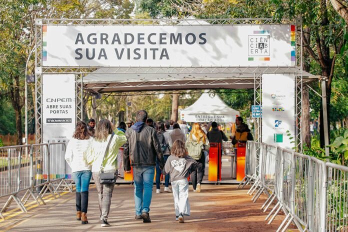Sirius abre portas ao público com experiências científicas fascinantes