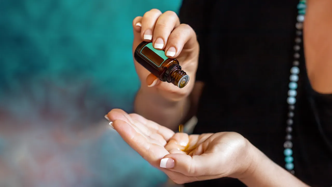 Para que servem os 12 principais óleos essenciais: transforme sua saúde naturalmente